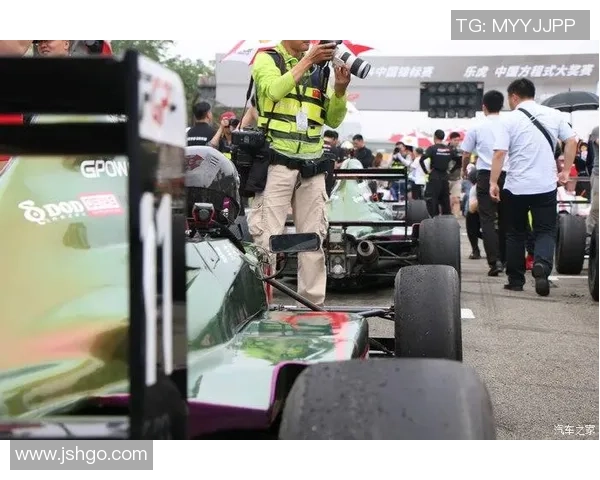 深圳篮球队与成都篮球队的耐力较量赛后深度分析与反思 深圳篮球队与成都篮球队的耐力较量赛后深度分析与反思