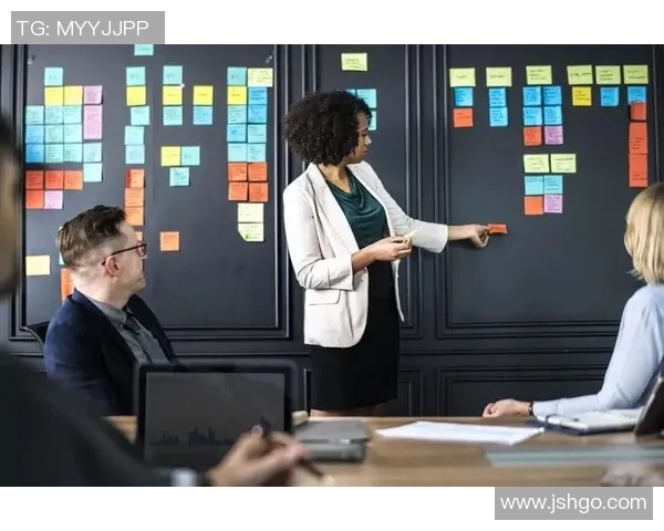 赛后复盘广州与成都篮球队的团队协作与战术分析探讨 赛后复盘广州与成都篮球队的团队协作与战术分析探讨