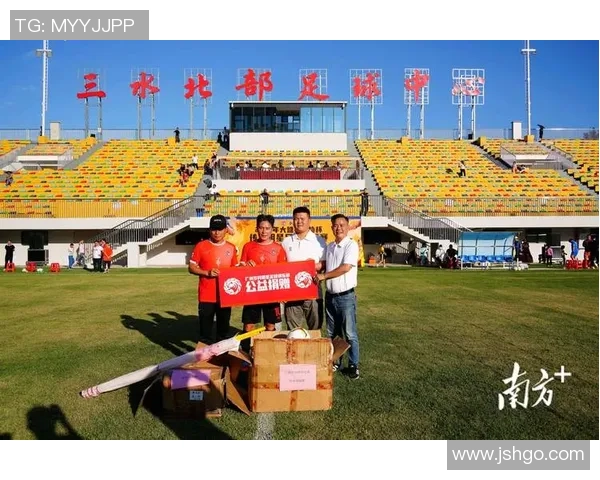 足球明星李毅亲笔签名设计作品展现独特魅力与个性风格的艺术之旅 足球明星李毅亲笔签名设计作品展现独特魅力与个性风格的艺术之旅