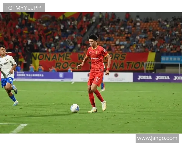 足球战术：重庆足球队的包夹体系